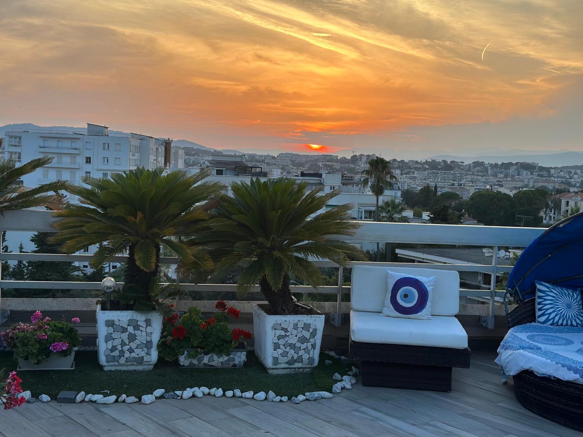 Cannes Croisette Sea & Sky Экстерьер фото